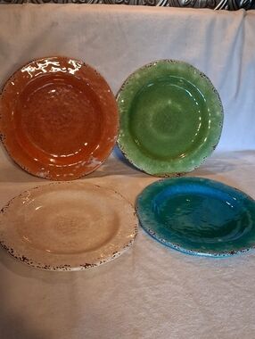 Pier 1 Melamine 9 Inch Plates - Set Of 4- Carmelo, Melamine